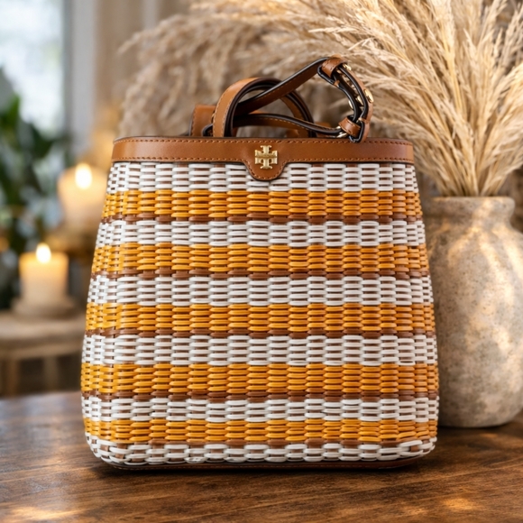 Tory Burch Handbags - AUTH Tory Burch woven orange tan Crossbody Bucket vacation bag